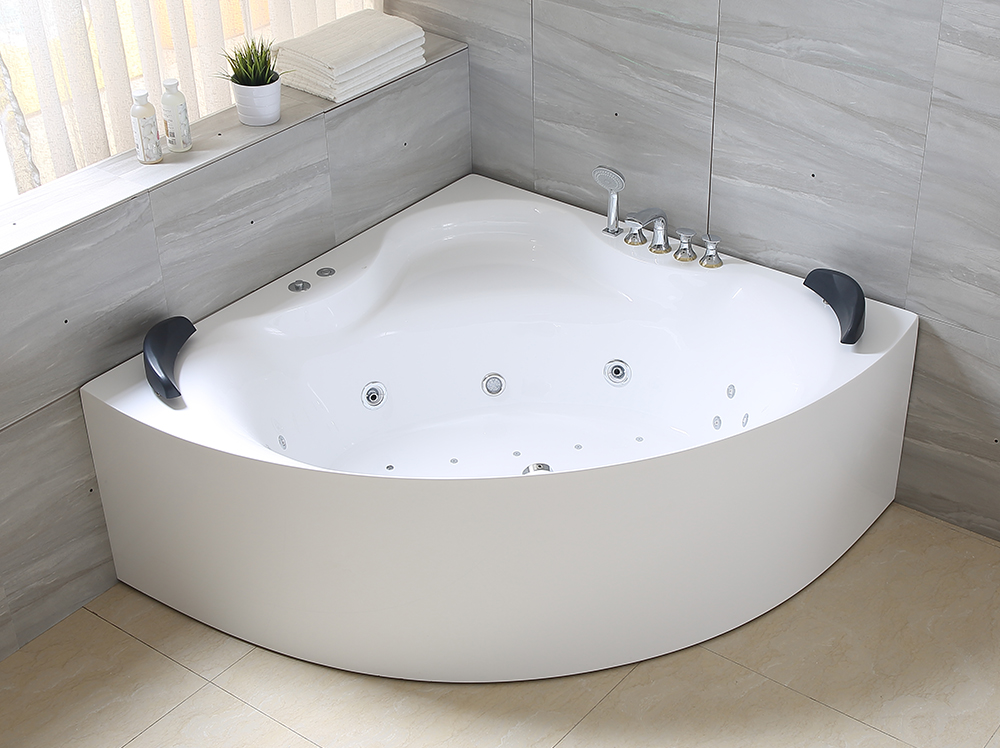 1.5 M Triangular acrylic bathtub 5029