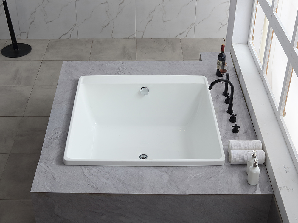 Square recessed thin-edged acrylic bathtub 8608