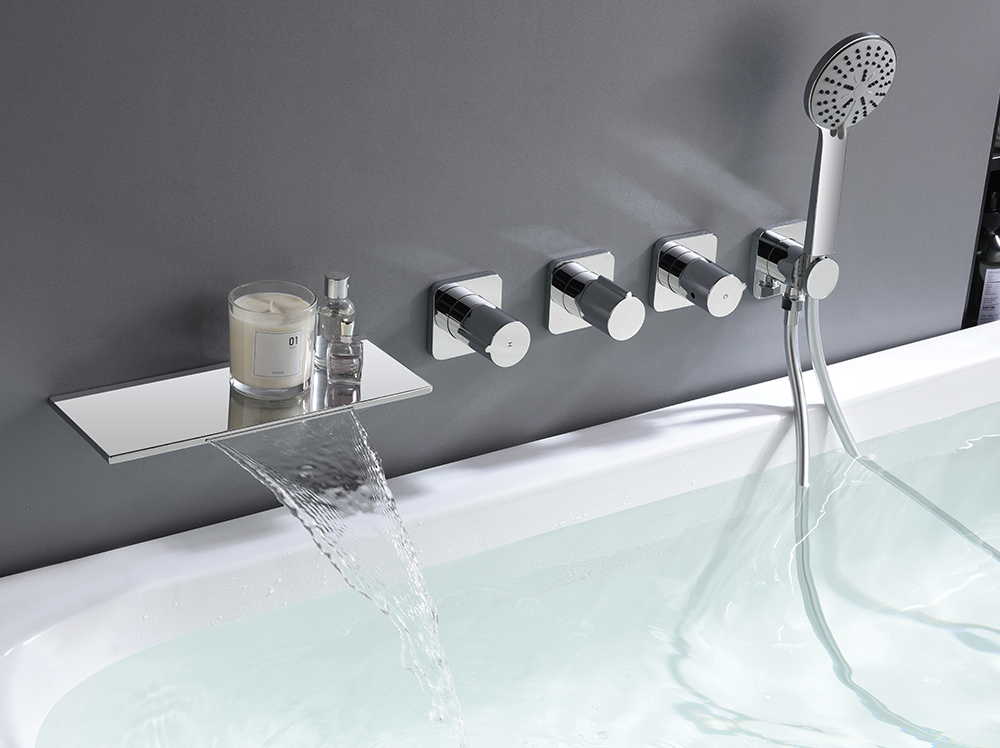 The bathtub side faucet is concealed in the wall faucet2827